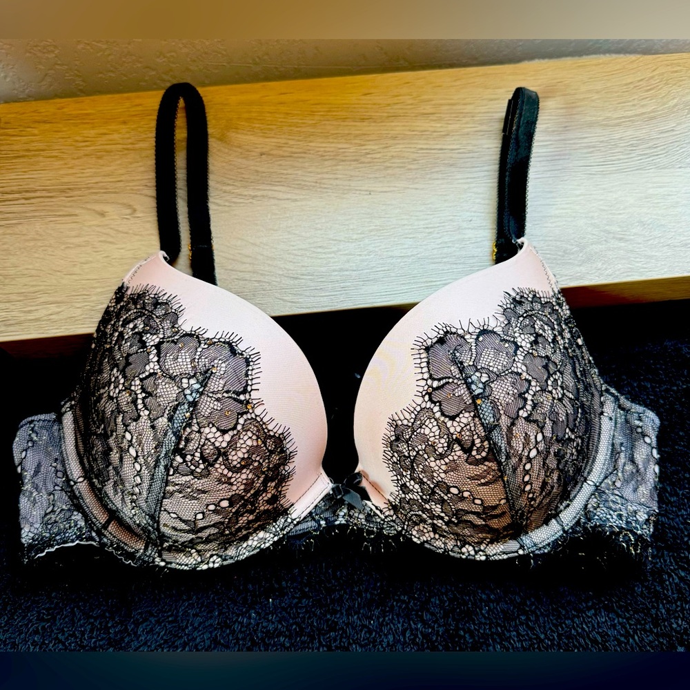 New with tag Victoria’s Secret bra